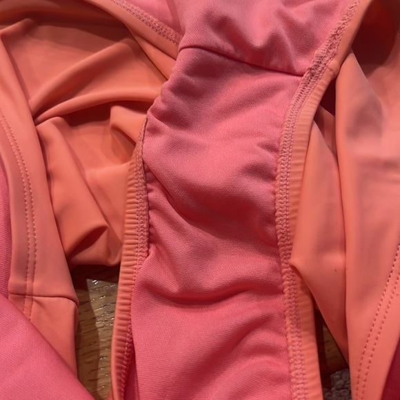 Kona sol women’s peach color vneck one piece swimsuit size xlarge. - Picture 6 of 7